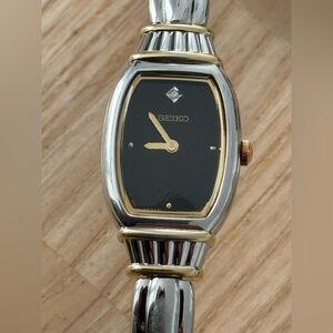 Seiko Diamond Vintage Ladies Watch Black Dial Diamond Marker Stainless Bracelet